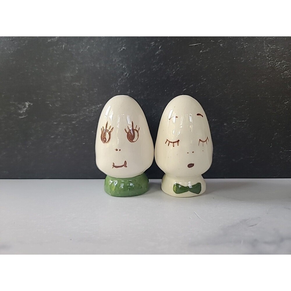 Egg Head Salt And Pepper Shakers Vintage, READ